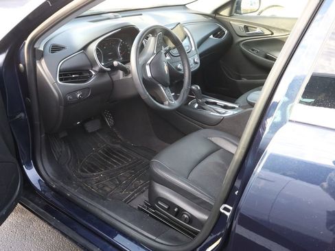 Used 2017 Chevrolet Malibu LT image 11