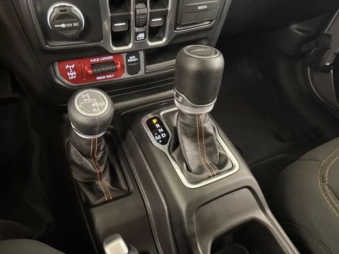 Used 2021 Jeep Gladiator Mojave AWD/4WD image 26