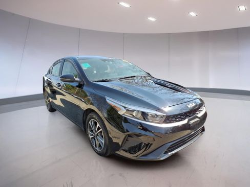 Used 2023 Kia Forte LXS w/ LXS Technology Package FWD image 1