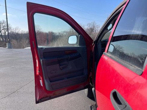 Used 2006 Dodge Ram 2500 Truck SLT image 22