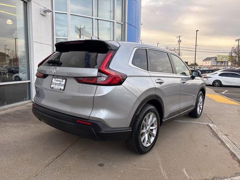 Used 2023 Honda CR-V EX image 6