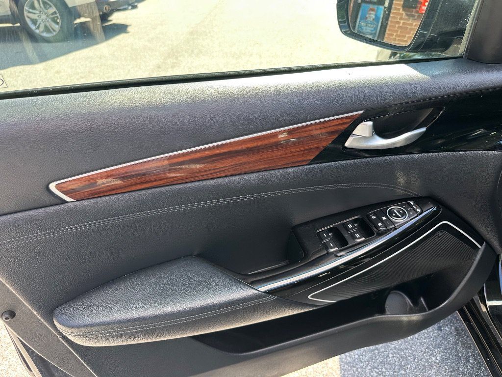 Used 2019 Kia Cadenza Premium FWD image 9