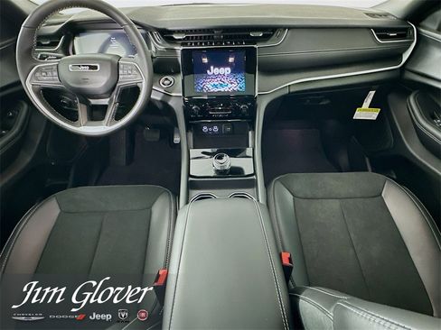 Used 2025 Jeep Grand Cherokee L Altitude image 26