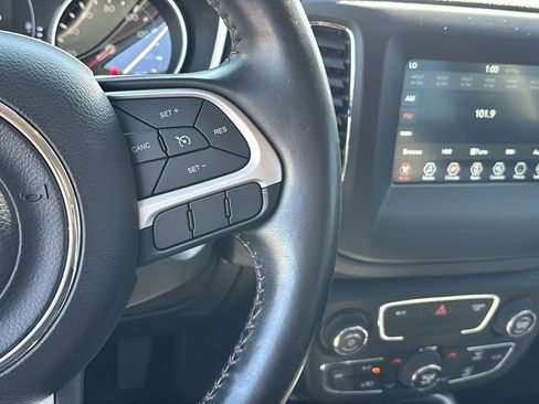 Used 2020 Jeep Compass Latitude w/ Cold Weather Group AWD/4WD image 18