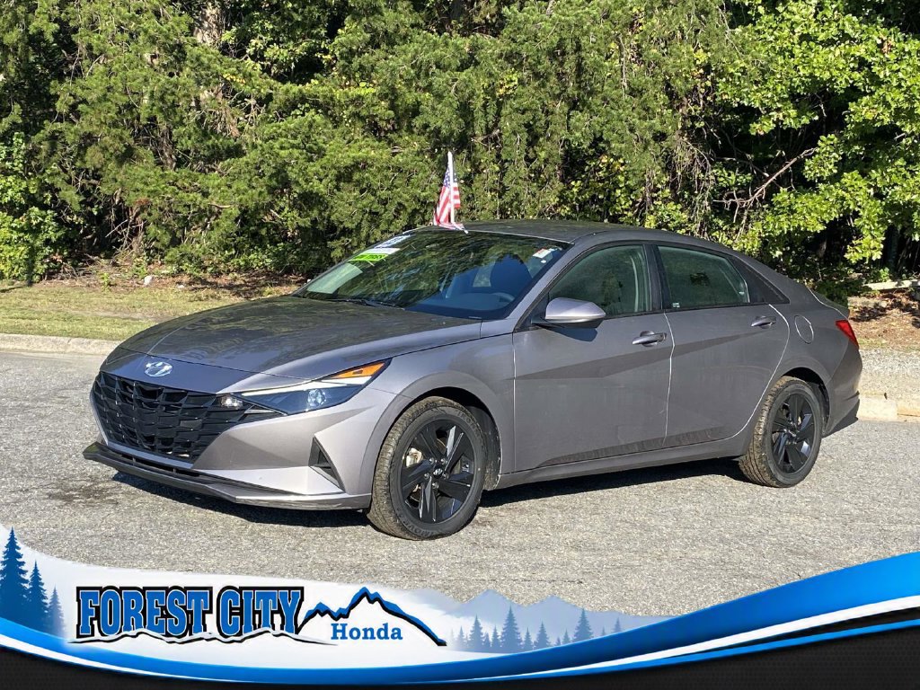 Used 2023 Hyundai Elantra SEL w/ Cargo Package FWD image 1
