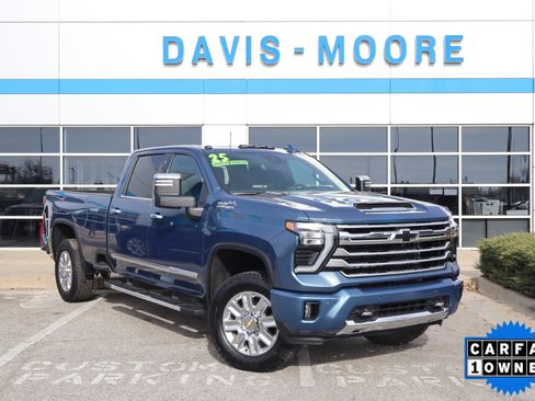 Used 2025 Chevrolet Silverado 2500 High Country w/ Technology Package image 2