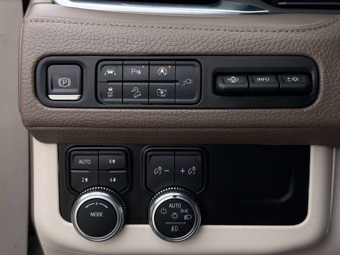 Used 2022 GMC Yukon Denali AWD/4WD image 21