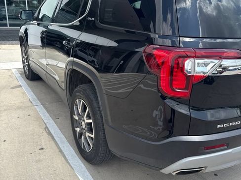 Used 2023 GMC Acadia SLE FWD image 3