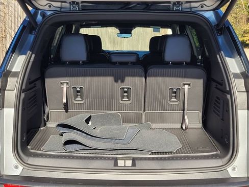 New 2026 GMC Acadia Elevation w/ Black Edition FWD image 9