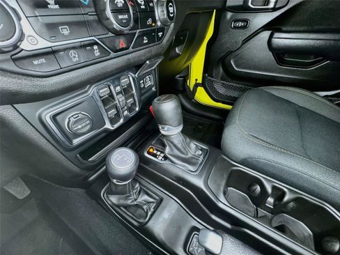 Used 2024 Jeep Gladiator Sport AWD/4WD image 13