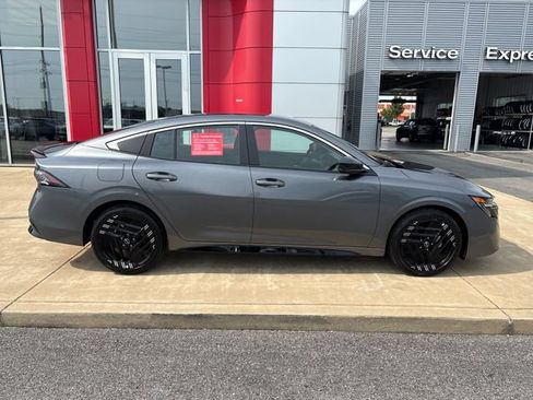 Certified 2026 Nissan Sentra SR w/ Floor Mat Package FWD image 6