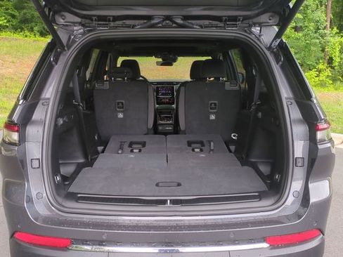 New 2025 Jeep Grand Cherokee L Laredo w/ Luxury Tech Group I AWD/4WD image 5