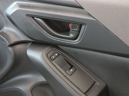 Used 2024 Subaru Crosstrek 2.0i Premium image 33