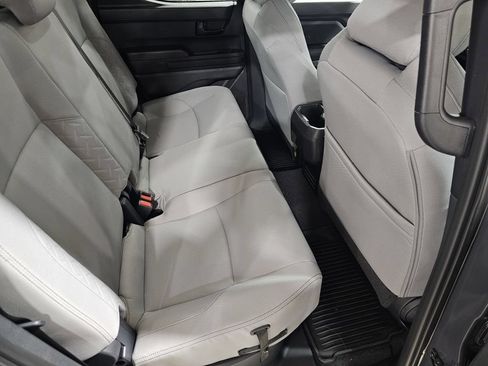 Used 2025 Toyota Tacoma SR5 AWD/4WD image 21
