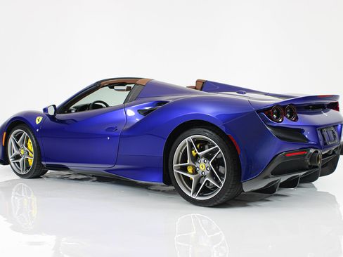 Certified 2023 Ferrari F8 Tributo RWD image 7