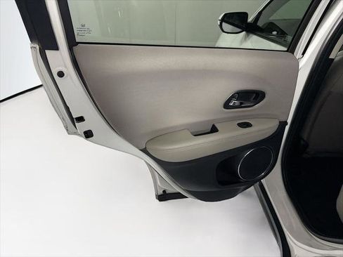 Used 2018 Honda HR-V EX image 26