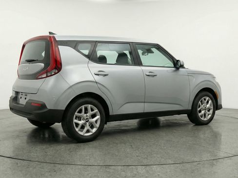 Used 2025 Kia Soul LX w/ LX Technology Package image 9