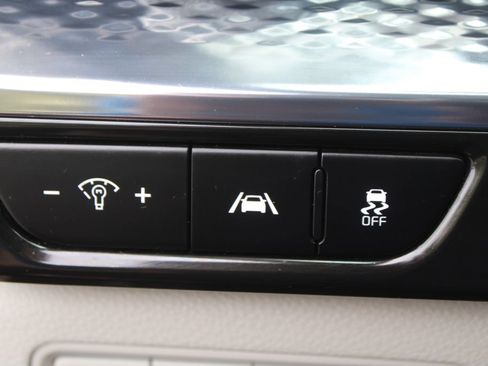 Used 2023 Kia Carnival SX Prestige FWD image 32