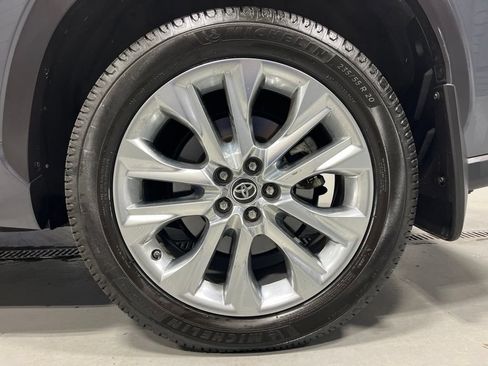 Used 2020 Toyota Highlander Limited AWD/4WD image 42