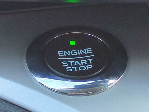 Used 2020 Ford Explorer XLT w/ Equipment Group 202A AWD/4WD image 27