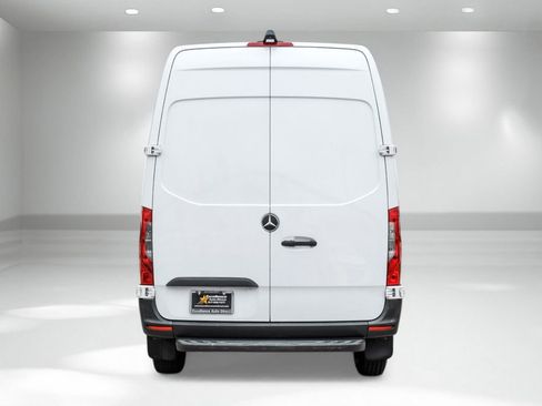 Used 2020 Mercedes-Benz Sprinter 2500 w/ Driver Convenience Package image 7