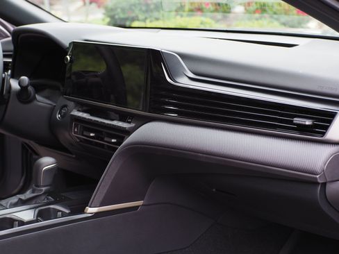 Used 2026 Toyota Camry SE w/ Multimedia Upgrade Package FWD image 11