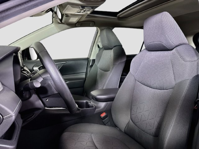 Used 2022 Toyota RAV4 XLE w/ Convenience Package AWD/4WD image 19