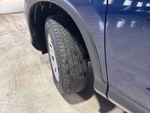 Used 2015 Honda CR-V LX image 3