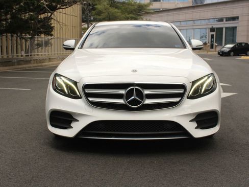 Used 2020 Mercedes-Benz E 350 Sedan image 3
