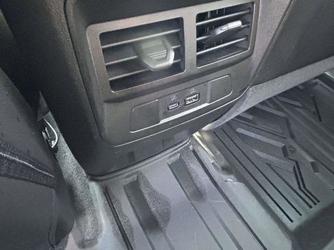 Used 2024 Chevrolet Colorado ZR2 w/ Technology Package AWD/4WD image 16