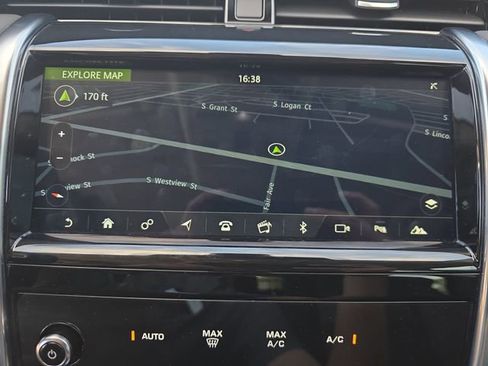 Used 2020 Land Rover Discovery Sport SE AWD/4WD image 25