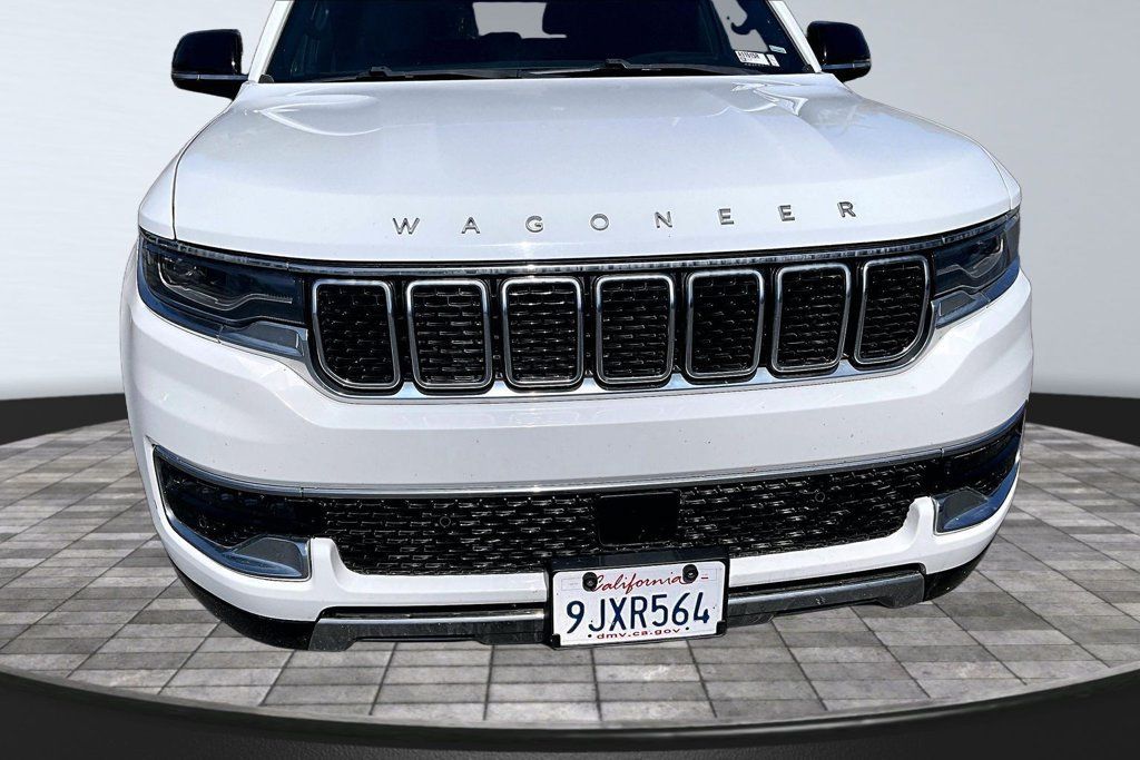 Certified 2024 Jeep Wagoneer L Series III w/ Flexible Seating Group AWD/4WD image 26