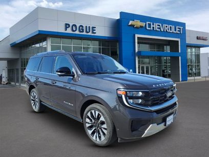 Used 2025 Ford Expedition Platinum w/ Driver's Package