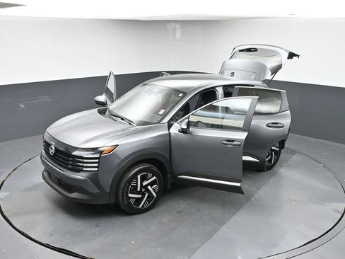 Used 2025 Nissan Kicks SV image 40