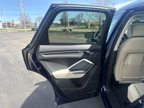 Used 2025 Audi Q3 2.0T Premium w/ Convenience Package image 16