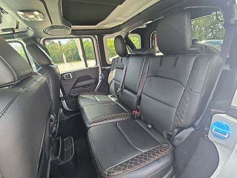 Used 2022 Jeep Wrangler Unlimited Sahara AWD/4WD image 29