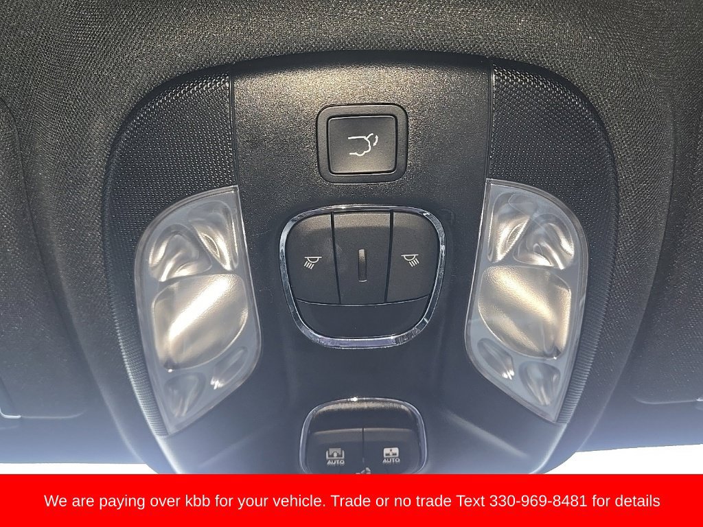 Used 2025 Jeep Compass Latitude w/ Sun & Sound Group AWD/4WD image 22