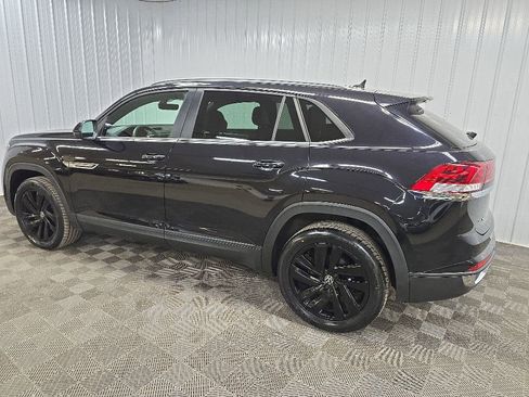 Used 2022 Volkswagen Atlas Cross Sport SE w/ Black Wheel Package AWD/4WD image 4