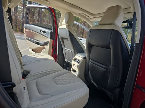 Used 2023 Ford Edge Titanium w/ Equipment Group 301A image 11