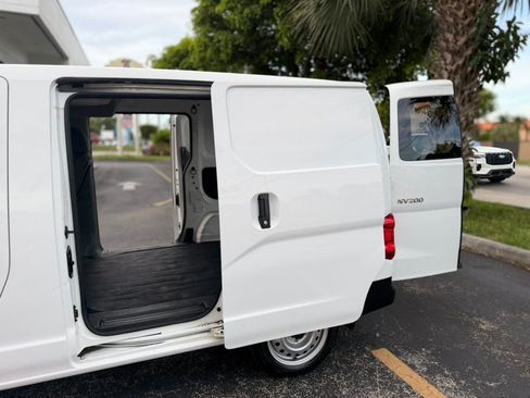 Used 2021 Nissan NV200 S w/ Back Door Glass Package FWD image 18
