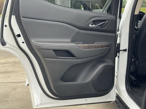 Used 2023 GMC Acadia Denali image 24