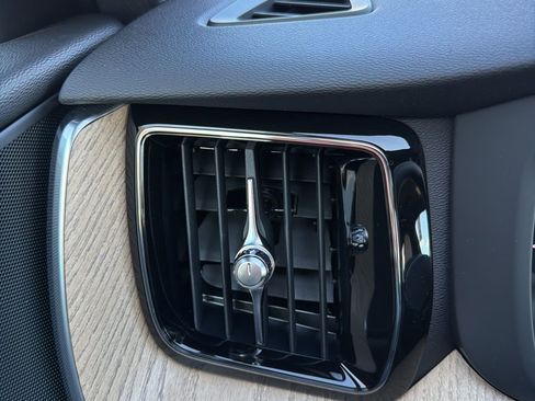 New 2026 Volvo XC60 B5 Core image 53