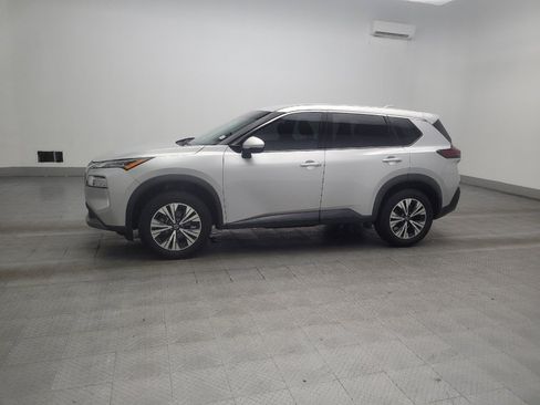 Used 2021 Nissan Rogue SV FWD image 2