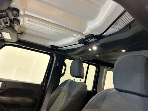 Used 2025 Jeep Wrangler Sahara 4xe image 27