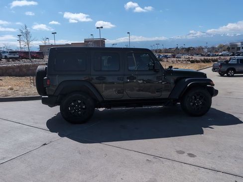 Used 2022 Jeep Wrangler Unlimited Sport AWD/4WD image 9