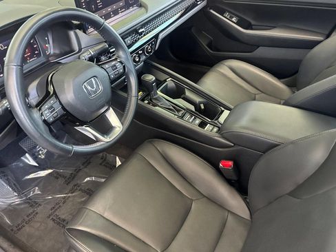 Used 2023 Honda Accord Touring image 4