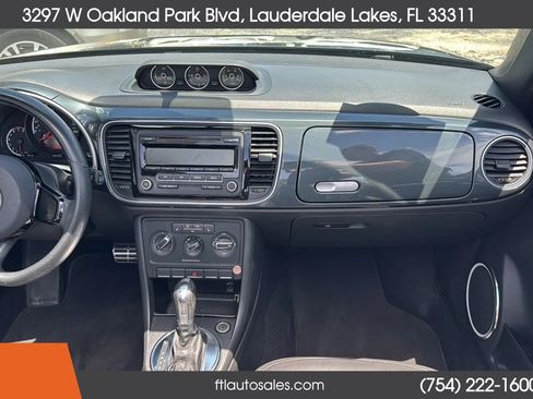 Used 2013 Volkswagen Beetle 2.0T FWD image 31