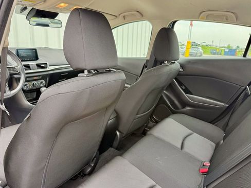 Used 2018 MAZDA MAZDA3 Sport FWD image 13