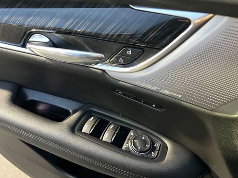 Used 2023 Cadillac XT6 Premium Luxury w/ Technology Package image 24