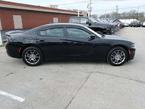 Used 2017 Dodge Charger SXT w/ AWD Plus Group image 2